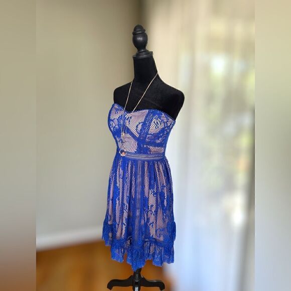 New Lulu’s Ryse Jade Lace Strapless Dress in Royal Blue Size S - Picture 5 of 12